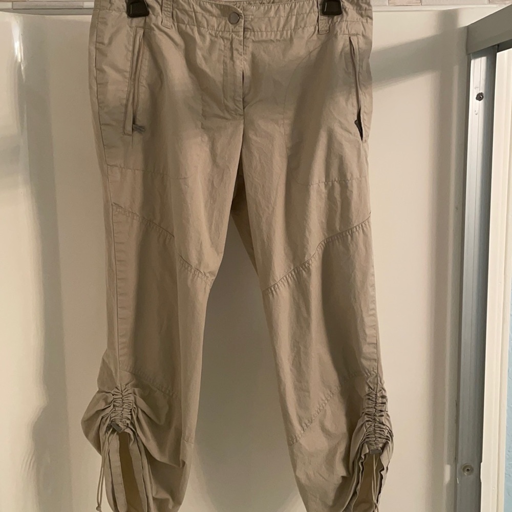 Calvin Klein size 8 Capris drawstring leg